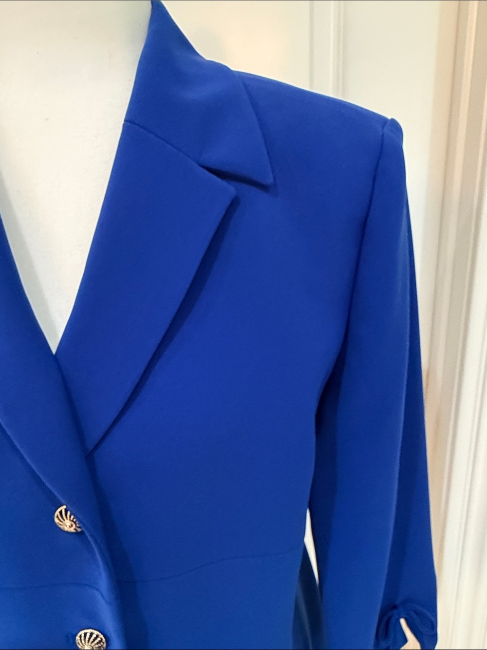 Le Suit Royal Blue Tailored Blazer with Decorative Buttons - Picture 3 of 5